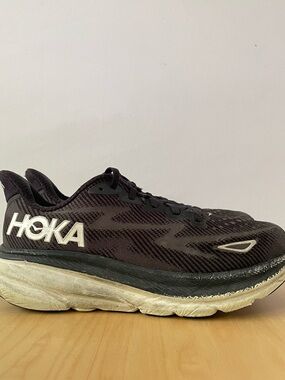 HOKA Clifton 9 road running shoes | US 8.5B